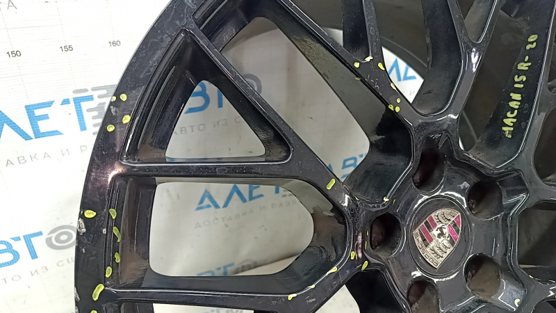 Комплект дисков R20 x 9J R20 x 10J Porsche Macan 15-18 черные, с колпачками, не оригинал, бордюрка
