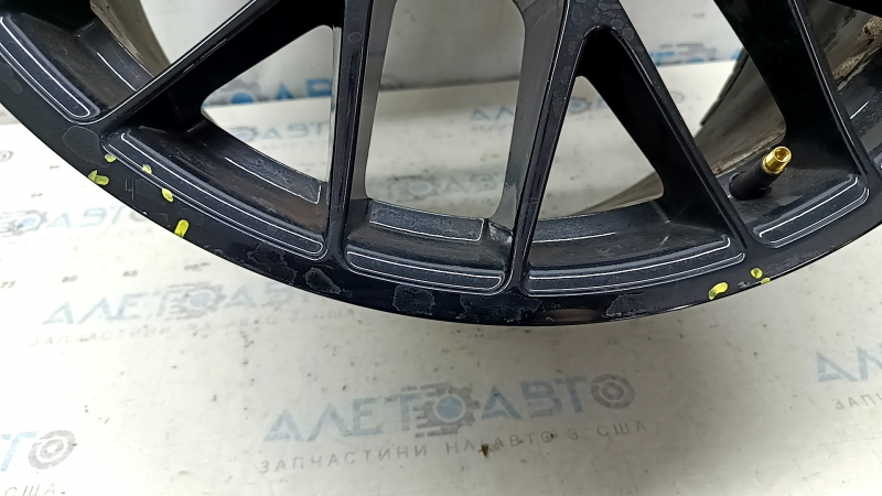 Комплект дисков R20 x 9J R20 x 10J Porsche Macan 15-18 черные, с колпачками, не оригинал, бордюрка