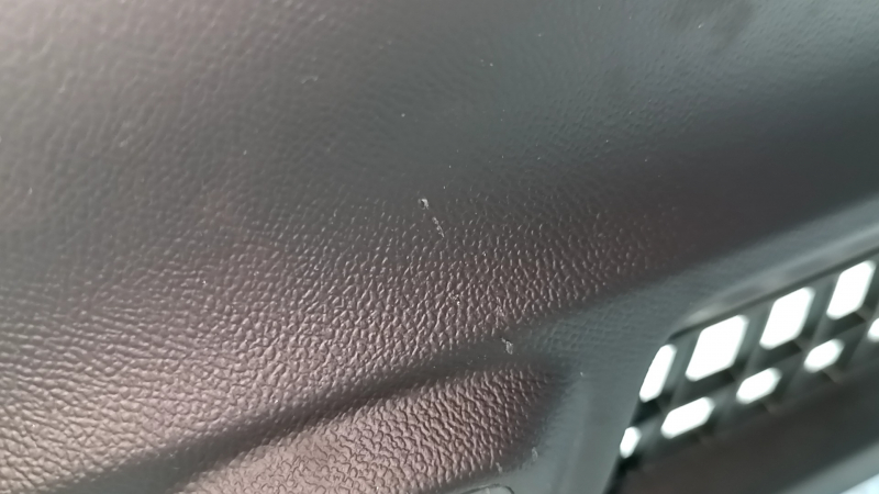 Торпедо передняя панель с AIRBAG Chevrolet Equinox 20-24 черная, царапины