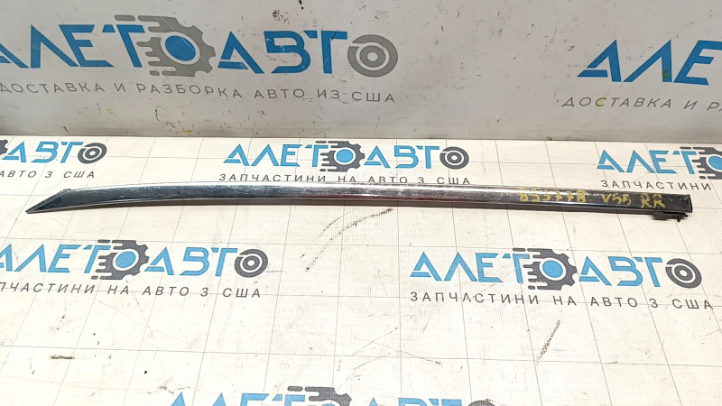 Молдинг двери верхний задний правый Toyota Camry v55 15-17 usa хром, царапины