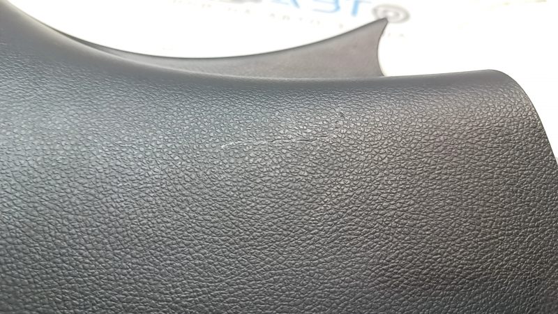 Накладка передней стойки левая нижняя Subaru Outback 15-19 черная, царапины