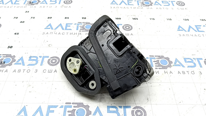 Замок двери задней правой Chevrolet Equinox 18-24