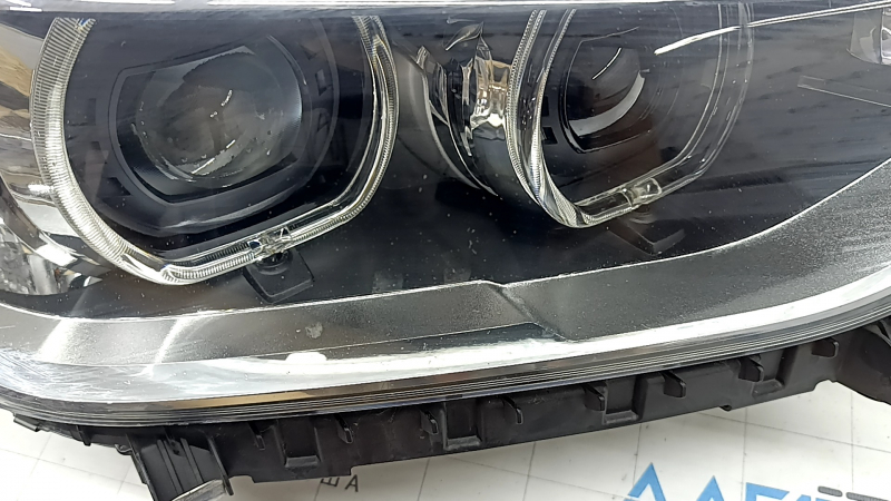 Фара передняя правая в сборе BMW X3 G01 18-21 галоген+LED, с креплением, царапины