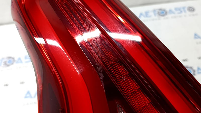 Фонарь внутренний дверь багажника правый BMW X3 G01 18-21 LED, царапины
