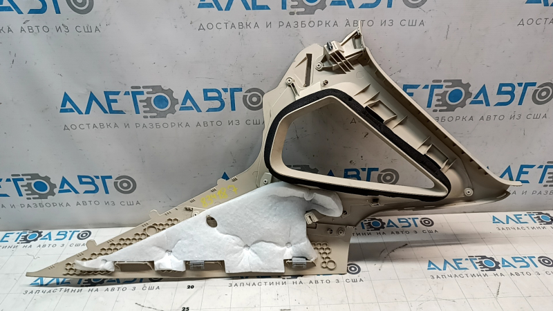 Накладка задней стойки верхняя левая VW Passat b7 12-15 USA бежевая, тип 2, царапины