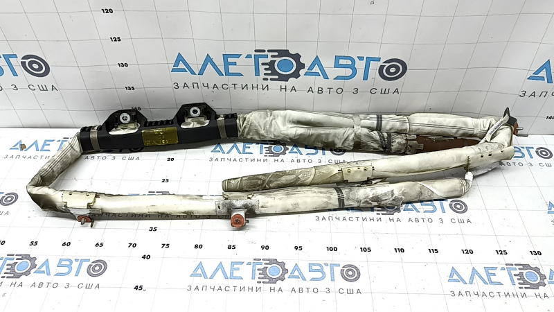 Вид слева на подушку безопасности бокового airbag для Hyundai Tucson 22-26, видны следы использования