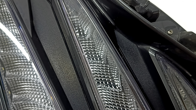 Дневной ходовой огонь DRL в сборе левый Hyundai Tucson 22-24 LED, серый, сломано крепление, песок