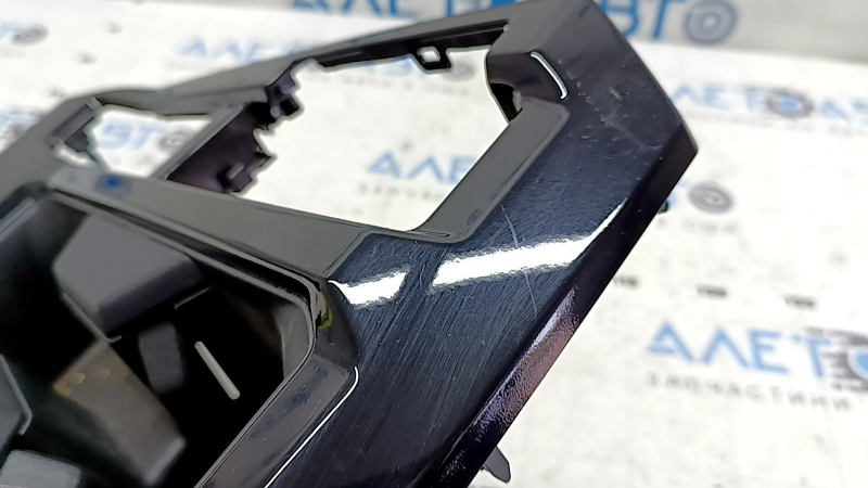 Накладка центральной консоли подстаканники Honda Accord 23-26 черный глянец, с подстаканниками, царапины