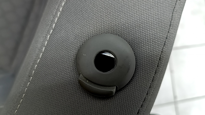 Водительское сидение Kia Niro 17-22 HEV, PHEV без AIRBAG, ткань, комбинированный серый, механическое, царапины, под химчистку