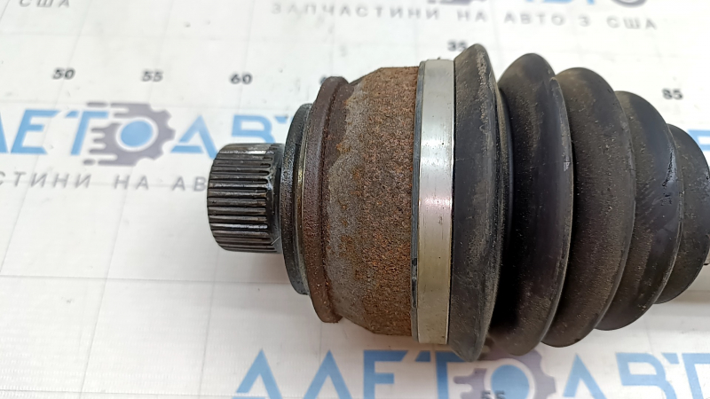 Привод полуось передняя левая Audi E-Tron 19-23 ржавая