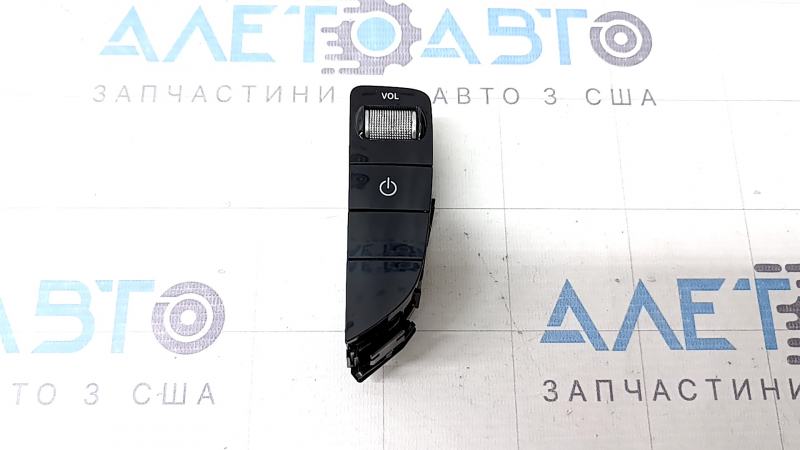 Блок кнопок центральной консоли для Mercedes C-class W205 2015-2021, с царапинами и дефектами.