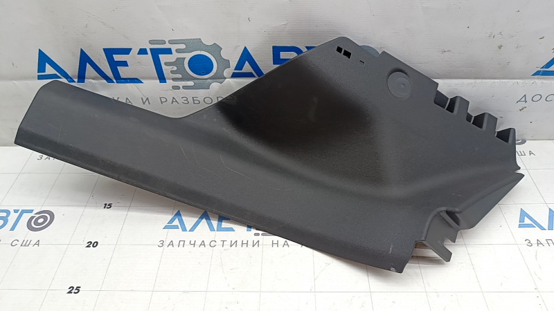 Накладка порога задняя левая Polestar 2 21-25 черная, потертости