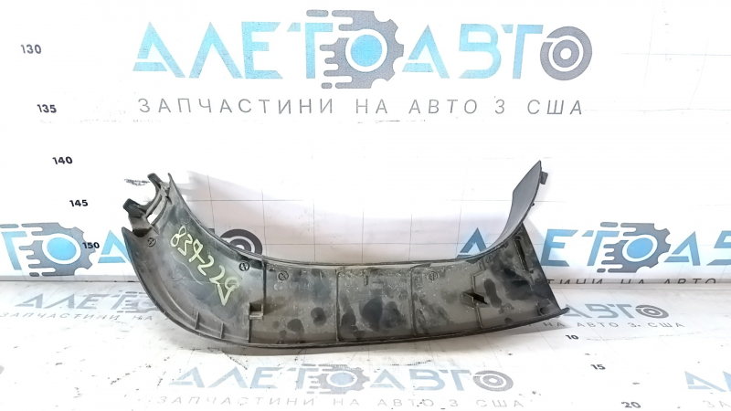 Обшивка двери багажника левая Toyota Rav4 13-18 черная, царапины, потертость