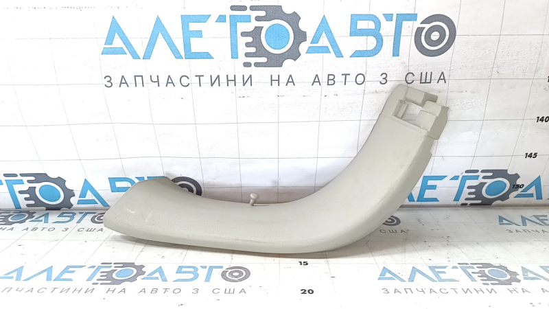 Обшивка двери багажника левая Nissan Leaf 13-17 серая, царапины, побелел пластик