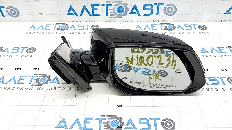 Боковое зеркало правое Kia Niro 2023-2026 с небольшими царапинами на поверхности