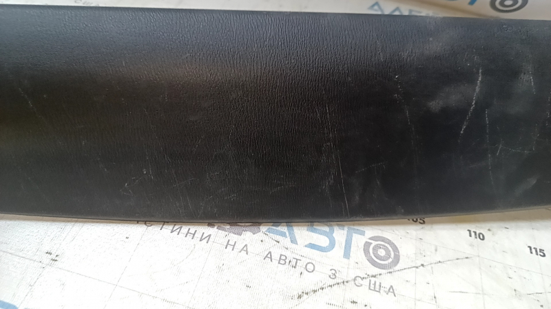 Обшивка двери багажника верхняя Mazda CX-5 13-16 черная, царапины, затертость
