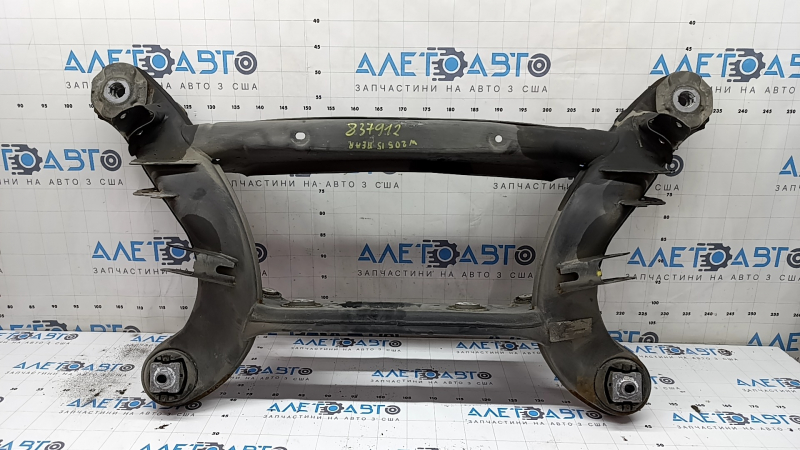 Подрамник задний Mercedes C-class W205 300/350e/350h/400 15-21 микротрещины 2 С/Б подрамника и 2 С/Б редуктора, ржавый