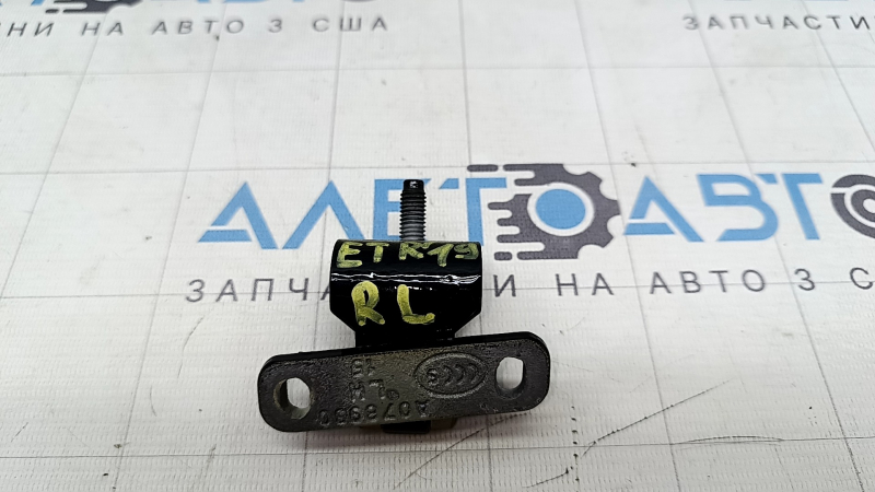 Петля двери багажника левая Audi E-Tron 19-23