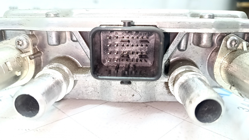 Зарядное устройство бортовое Volvo XC90 16-19 T8