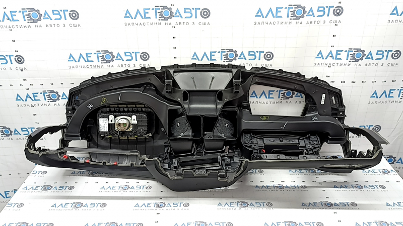 Торпедо передняя панель с AIRBAG BMW X3 G01 18-21 черная, под проекцию, вмятины, ржавый пиропатрон
