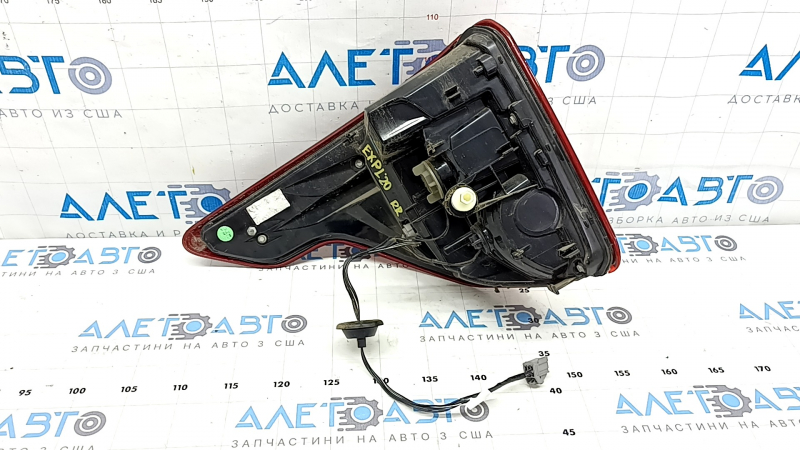 Фонарь правый Ford Explorer 20-25 Level 1, 2 без крепления, царапины