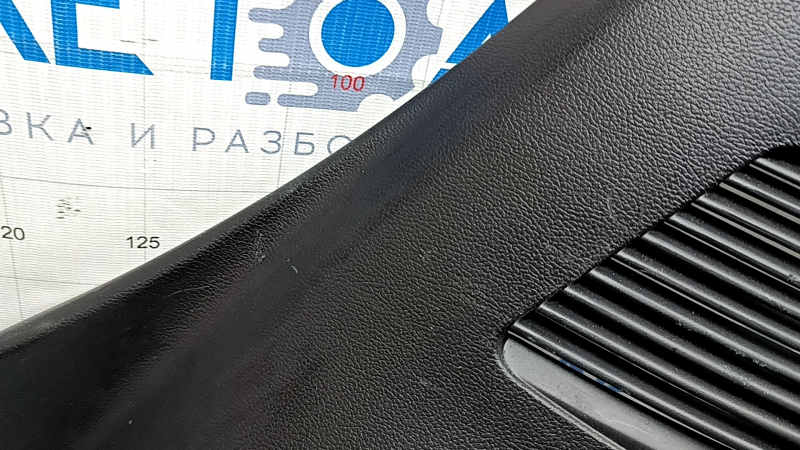 Обшивка арки правая Ford Explorer 20-24 под 3 ряда, черная, потерта, царапины