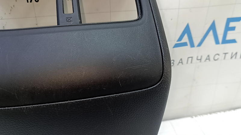 Накладка центральной консоли задняя Honda Accord 18-22 черная, с накладкой под дефлекторы, потерта
