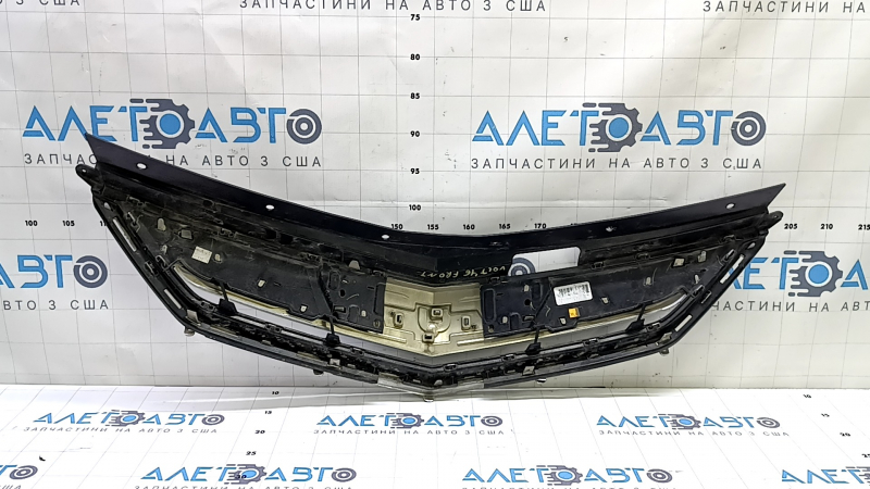 Решетка радиатора grill Chevrolet Volt 16- хром, с эмблемой, песок
