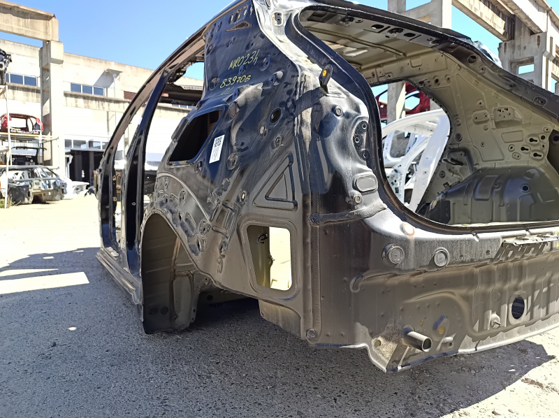 Кузов-жесть с отсутствием повреждений, подходит для Kia Niro 23-26, оригинал, в хорошем состоянии.