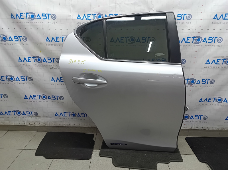 Задняя правая дверь Lexus CT200h 2011-2017, без значительных дефектов.
