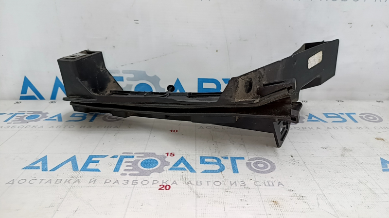 Направляющая стекла двери задней левой Ford Fusion mk5 13-20 тип 2, надлом крепления