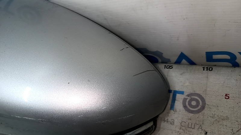 Царапина на зеркале для Lexus CT 2011-2013, вид сбоку, отражающая поверхность.