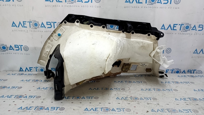 Обшивка арки правая Lexus CT200h 11-17 черная, без накладки, царапины, под химчистку