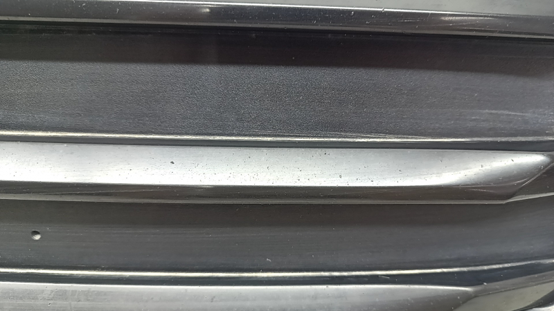 Решетка радиатора grill Honda Insight 19-22 голая, черный глянец, песок, царапины