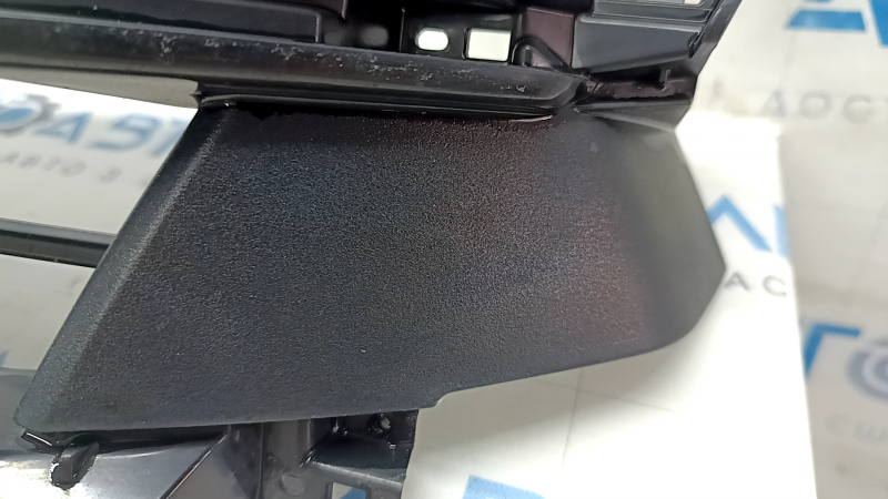 Основа решетки радиатора grill Honda Insight 19-22 с эмблемой, песок, царапины