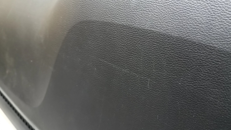 Торпедо передняя панель с AIRBAG Jeep Grand Cherokee WK2 14-21 черная, с накладками, царапины