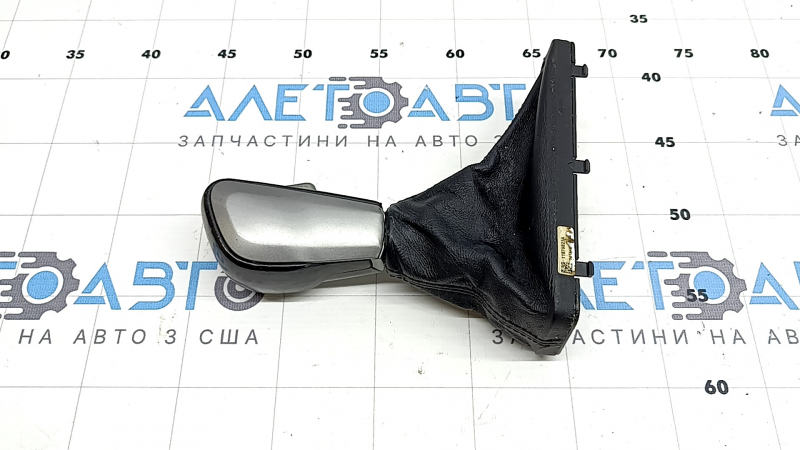 Ручка КПП Jeep Grand Cherokee WK2 18-22 серебро, царапины, потерта