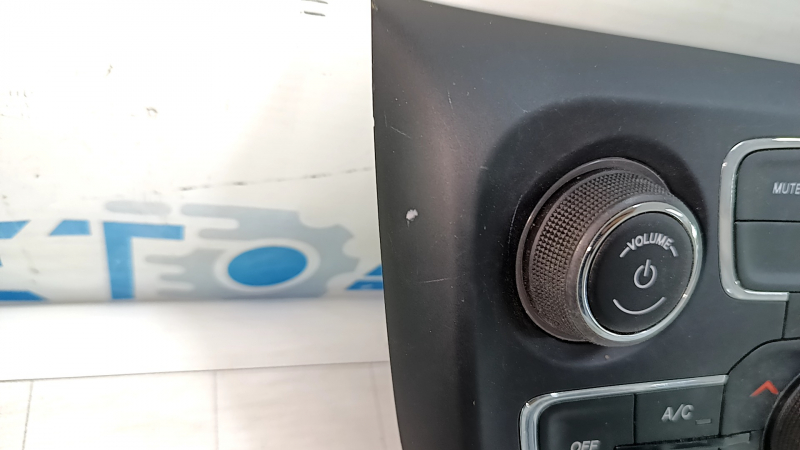 Управление климат-контролем Jeep Compass 19-21 auto царапины