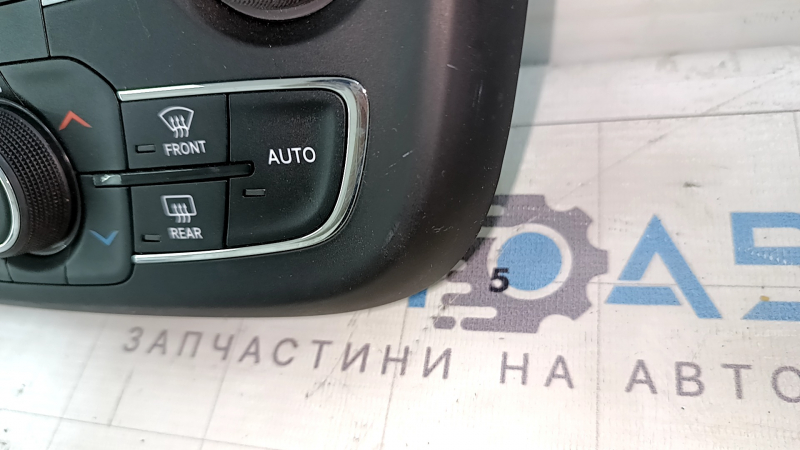 Управление климат-контролем Jeep Compass 19-21 auto царапины