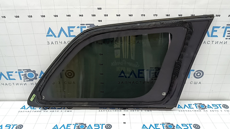 Задняя левая форточка Jeep Grand Cherokee WK2 2011-2022, вид спереди