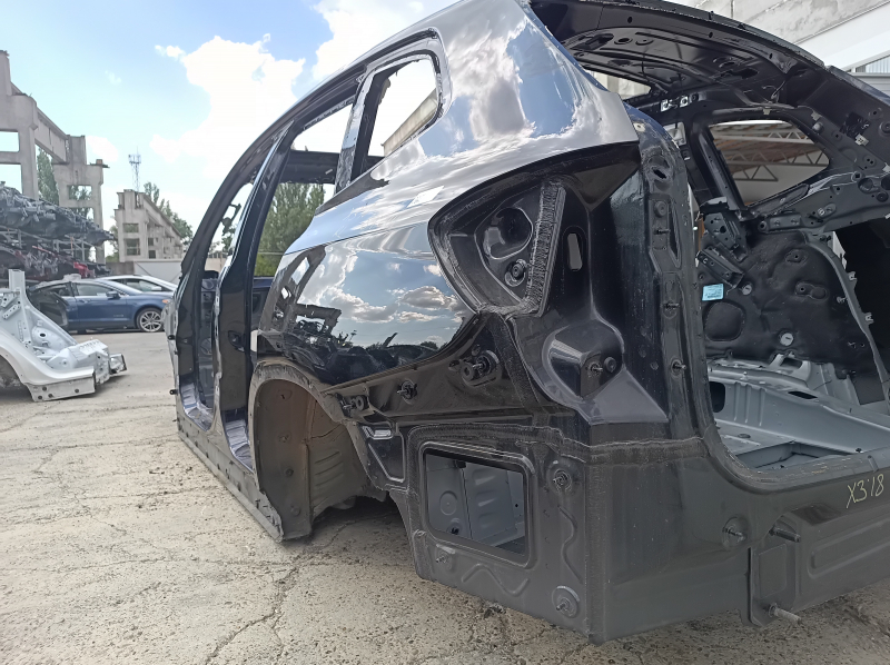 Четверть крыло задняя левая BMW X3 G01 18-24 на кузове, черная, тычки