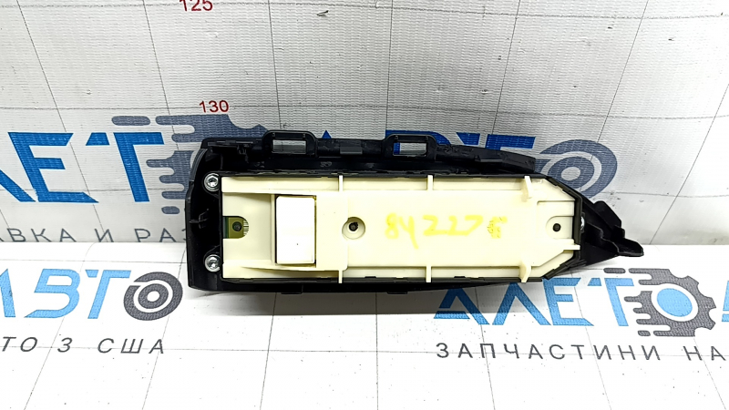 Управление стеклоподъемником передним левым Toyota Prius 30 10-15 черн, auto, с черной накладкой, царапины