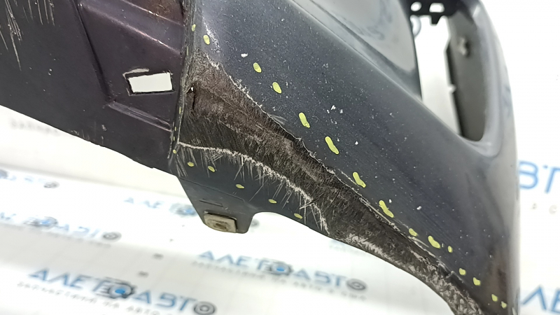 Бампер передний голый Toyota Prius 30 13-15 рест, графит, надорван, примят, сломаны крепления, после ремонта