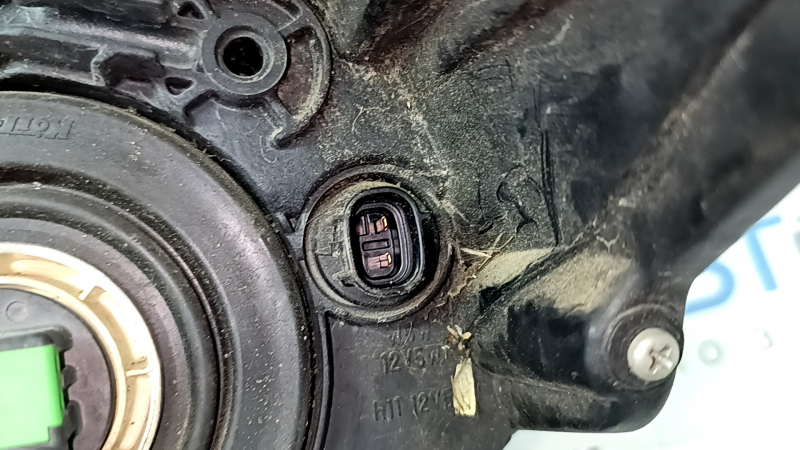 Фара передняя правая Toyota Prius 30 13-15, рест галоген, под полировку