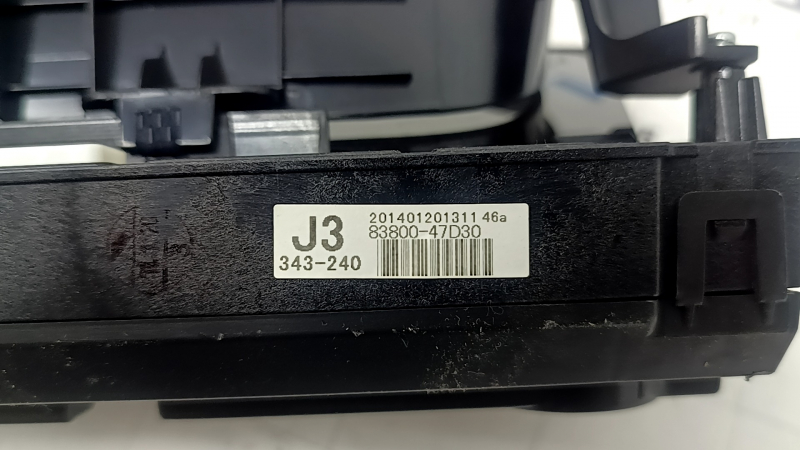 Щиток приборов в сборе Toyota Prius 30 10-15 110к