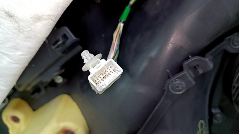Обшивка дверей картка задня права Toyota Venza 21-22 LE, XLE коричнева шкіра з сірим, темно-сіра накладка, з ручкою, з кнопкою, подряпина, прим'ята шкіра