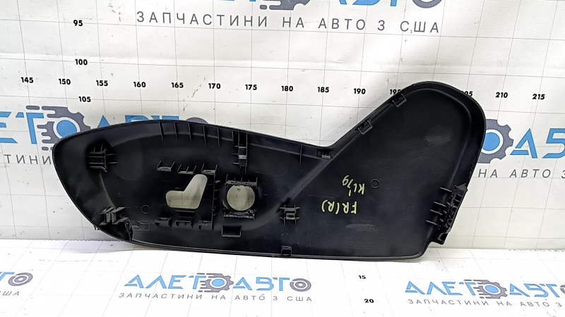 Накладка боковая пассажирского сидения правая Jeep Cherokee KL 16-23 черная, под электро, царапина