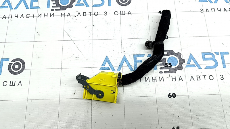 Фишка на модуль srs airbag компьютер подушек безопасности Alfa Romeo Stelvio 18-25 большая