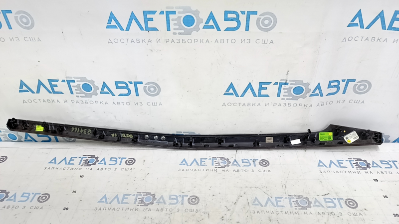 Вставка передней панели правая Audi Q5 80A 18-24 под дерево корень ореха, царапины