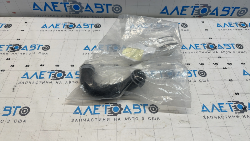Патрубок охлаждения левый Mazda CX-30 20-23 2.5 первый